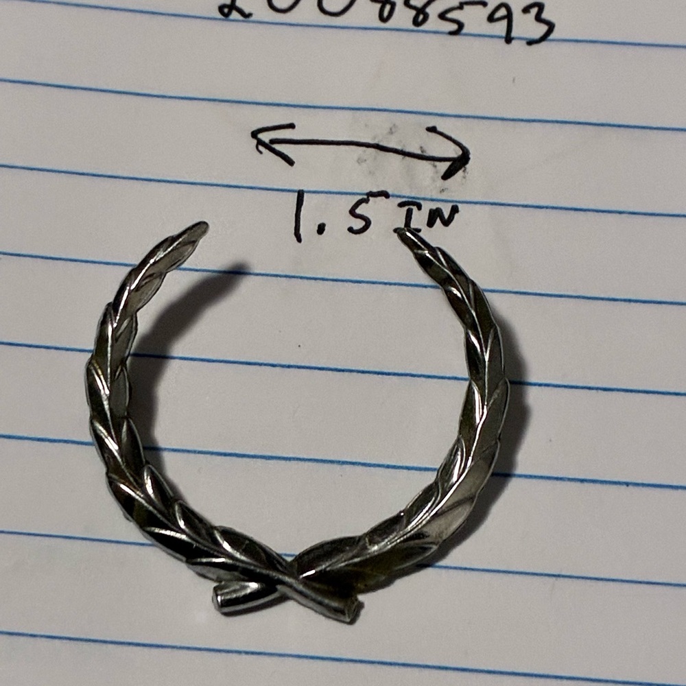Rare OEM Vintage Chrome Cadillac Wreath #20088593 Authentic General Motors (1)